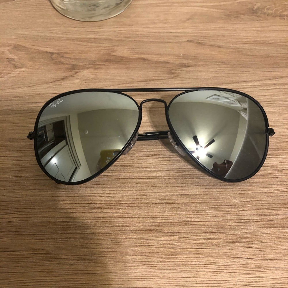 NWOT Black Ray-Ban Aviators